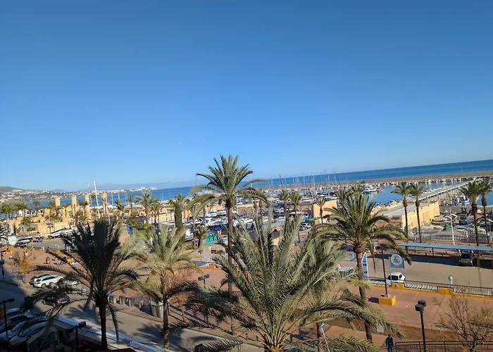 In Paseo Maritimo- First Line To The With Sea View דירה פואנגירולה