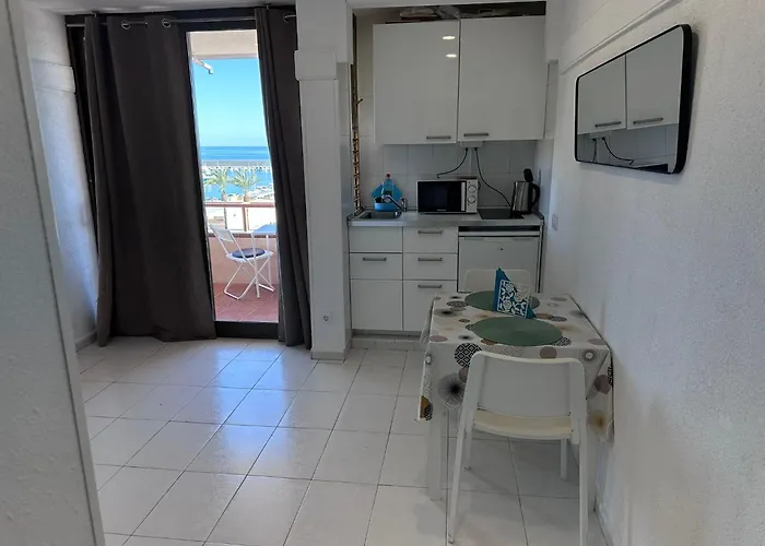 In Paseo Maritimo- First Line To The With Sea View דירה *